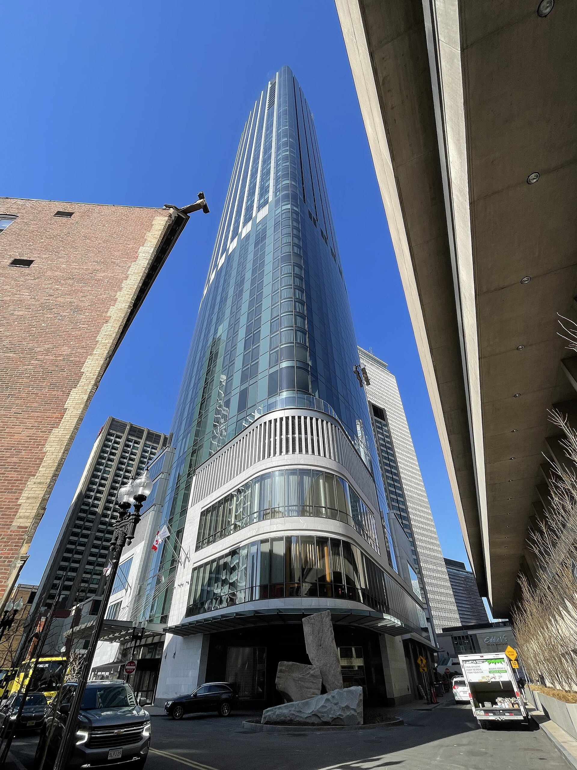 One Dalton exterior