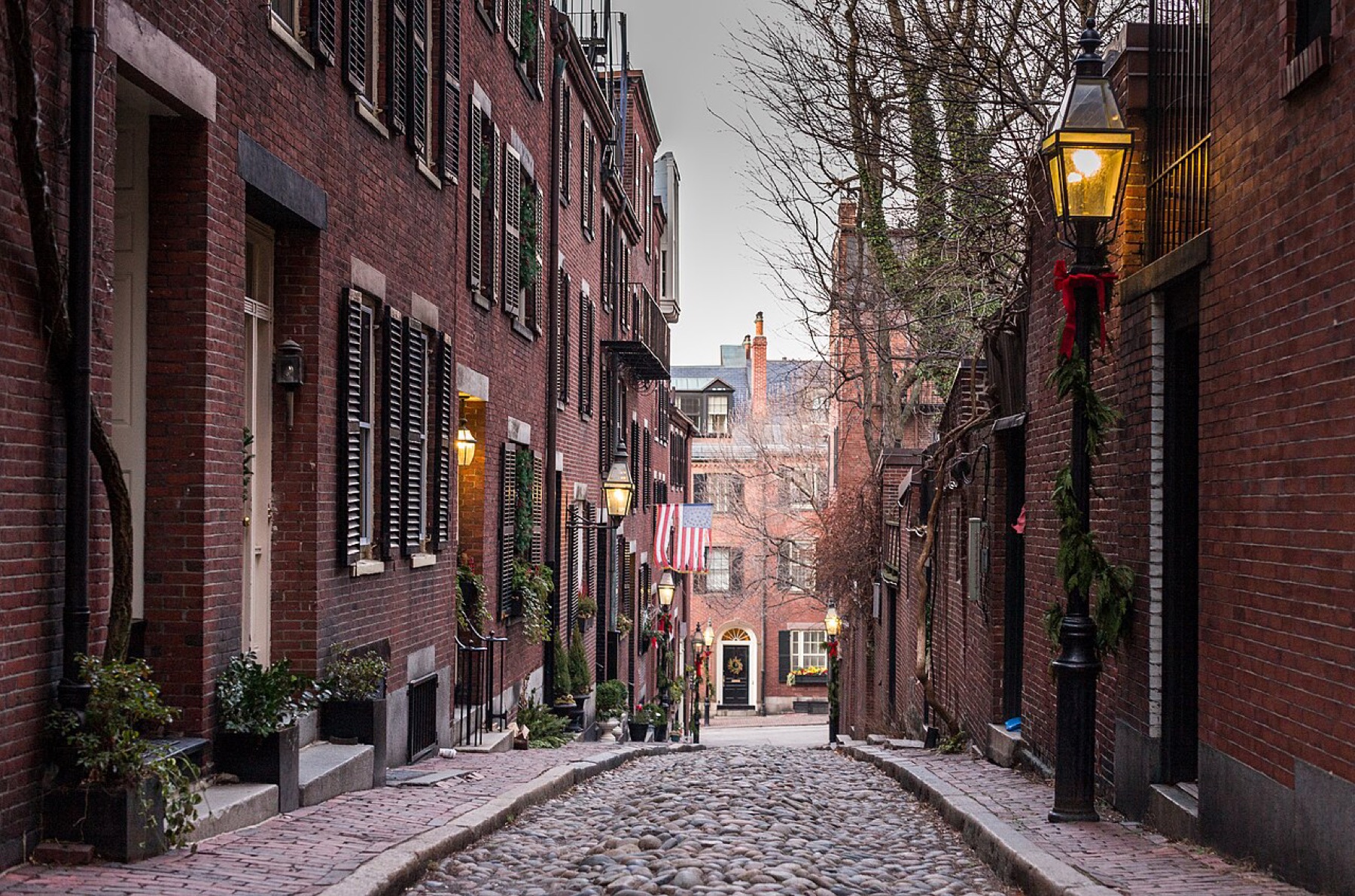 Historic brick homes and cobblestones on Acorn Street in Beacon Hill